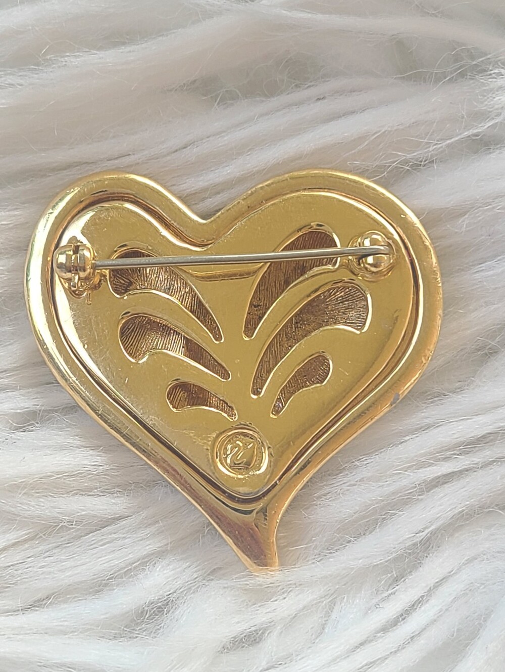 Swarovski Swan Signed Heart Pave Crystals Gold Toned Brooch-Excellent Condition - Picture 6 of 7